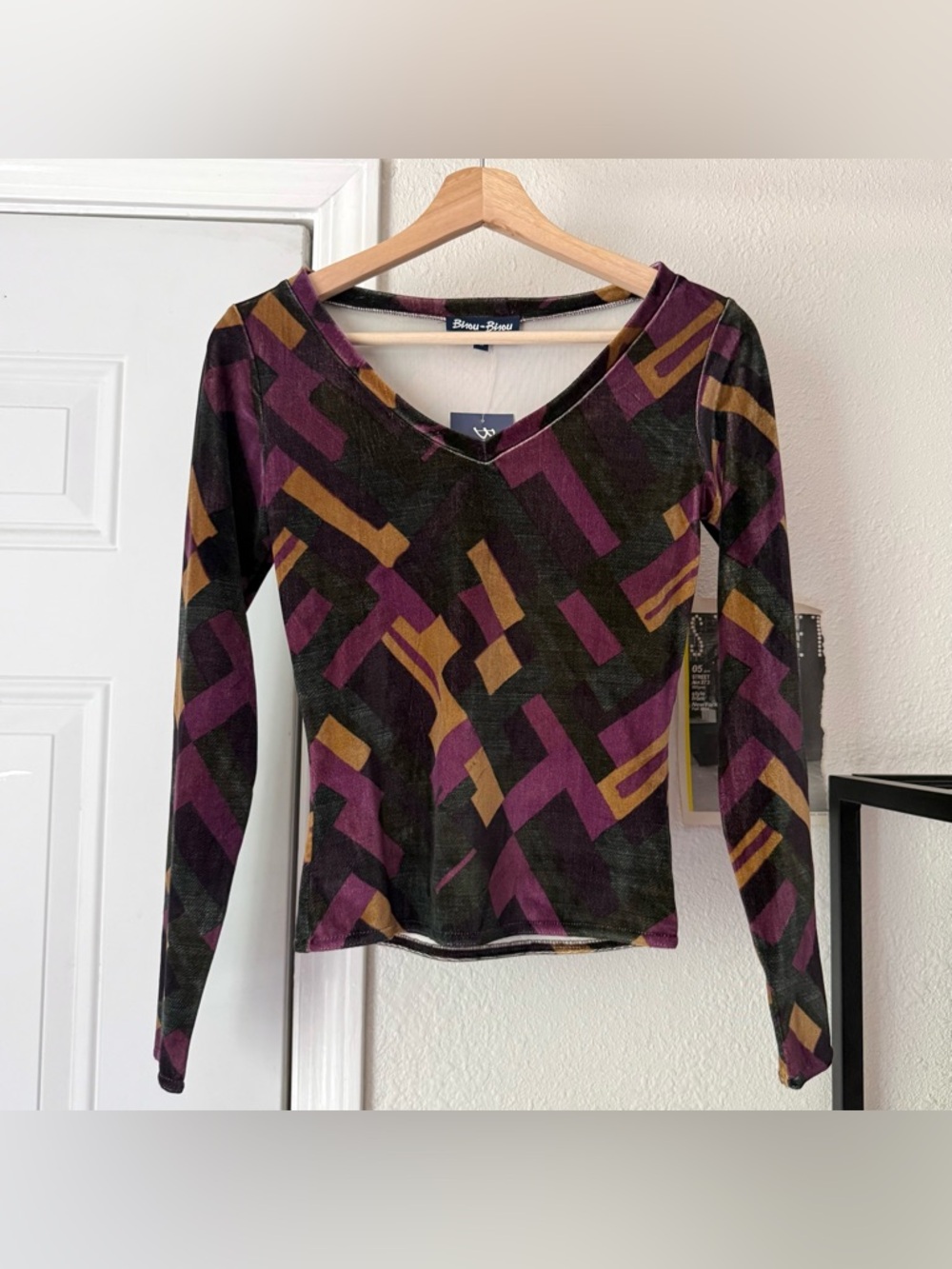 NWT BISOU BISOU deadstock y2k multicolor velour geo v-neck long sleeve tee top
